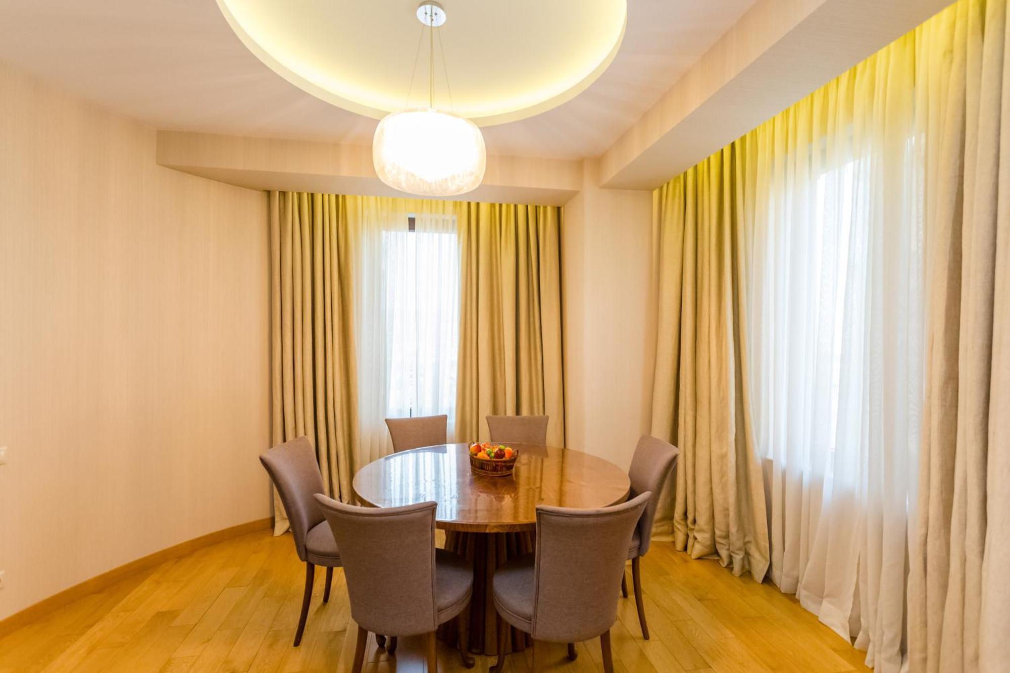 The Grand Apartment Lll Тбилиси Екстериор снимка